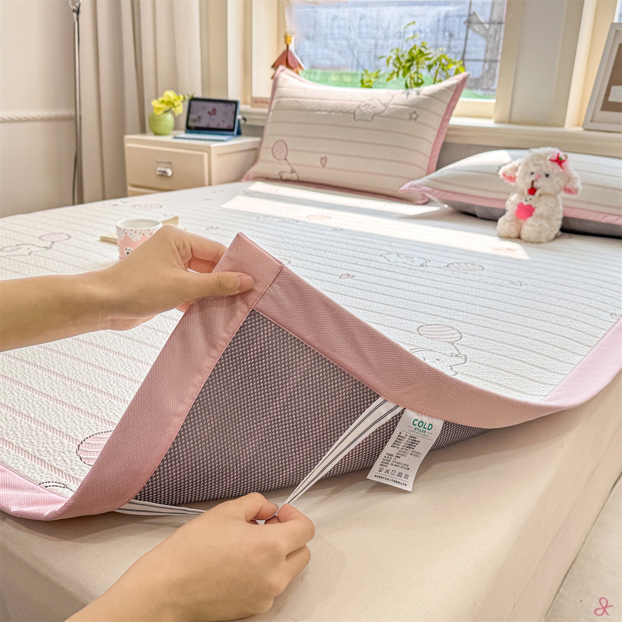 91家纺网 家纺一手货源 找家纺 源舍家纺 2026新款A类PE卡通凉席三件套小红书爆款可水洗空调软席凉感值超0.25-床笠 气球小象-粉啵啵床席款