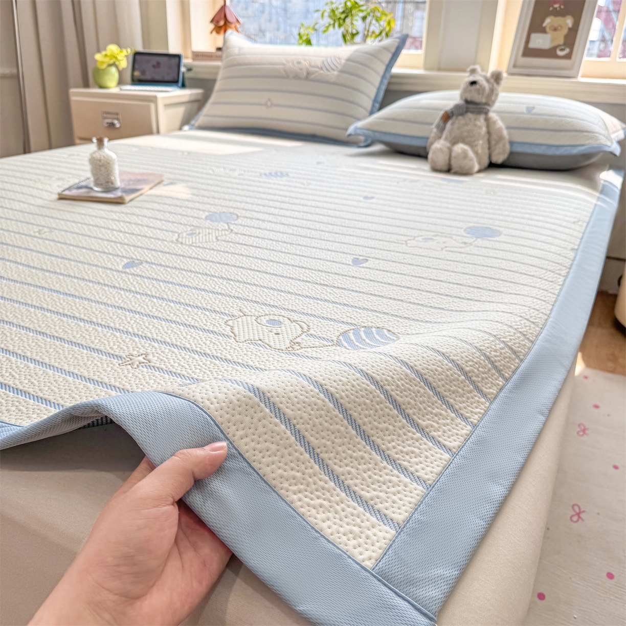 91家纺网 家纺一手货源 找家纺 源舍家纺 2026新款A类PE卡通凉席三件套小红书爆款可水洗空调软席凉感值超0.25-床笠 气球小象-蓝啵啵床席款