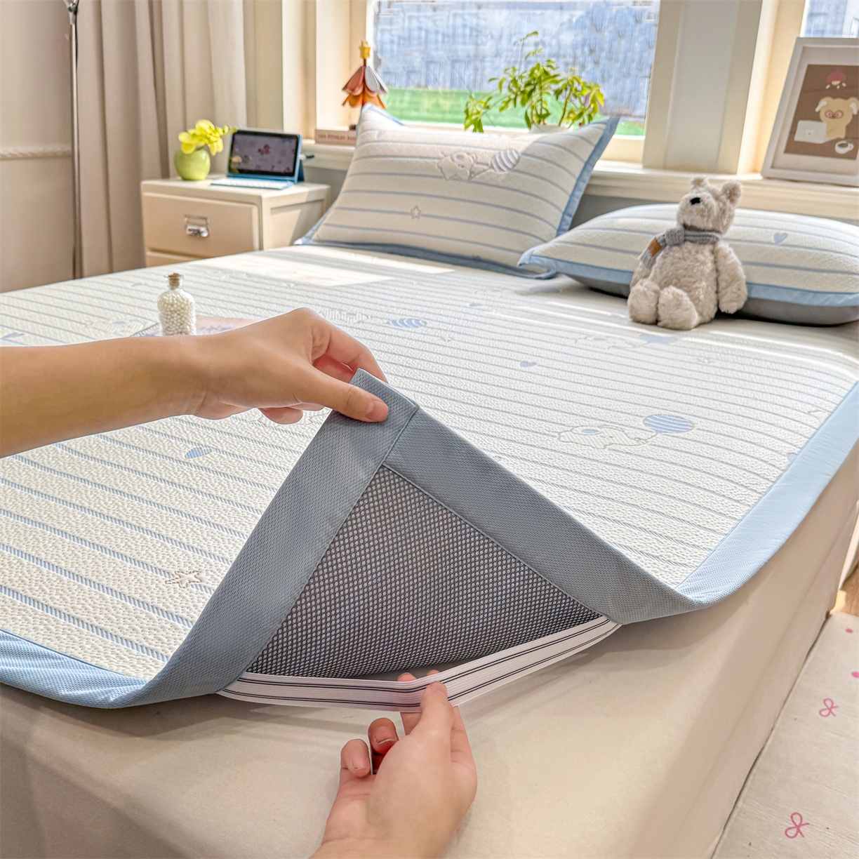 91家纺网 家纺一手货源 找家纺 源舍家纺 2026新款A类PE卡通凉席三件套小红书爆款可水洗空调软席凉感值超0.25-床笠 气球小象-蓝啵啵床席款