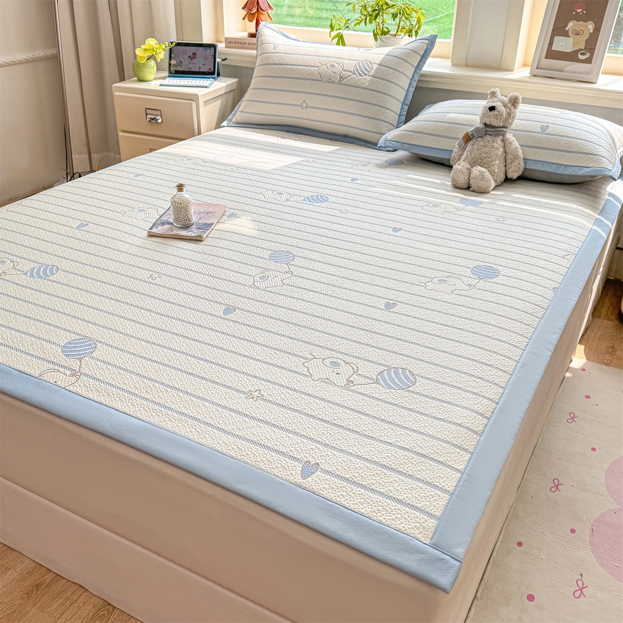 91家纺网 家纺一手货源 找家纺 源舍家纺 2026新款A类PE卡通凉席三件套小红书爆款可水洗空调软席凉感值超0.25-床笠 气球小象-蓝啵啵床席款