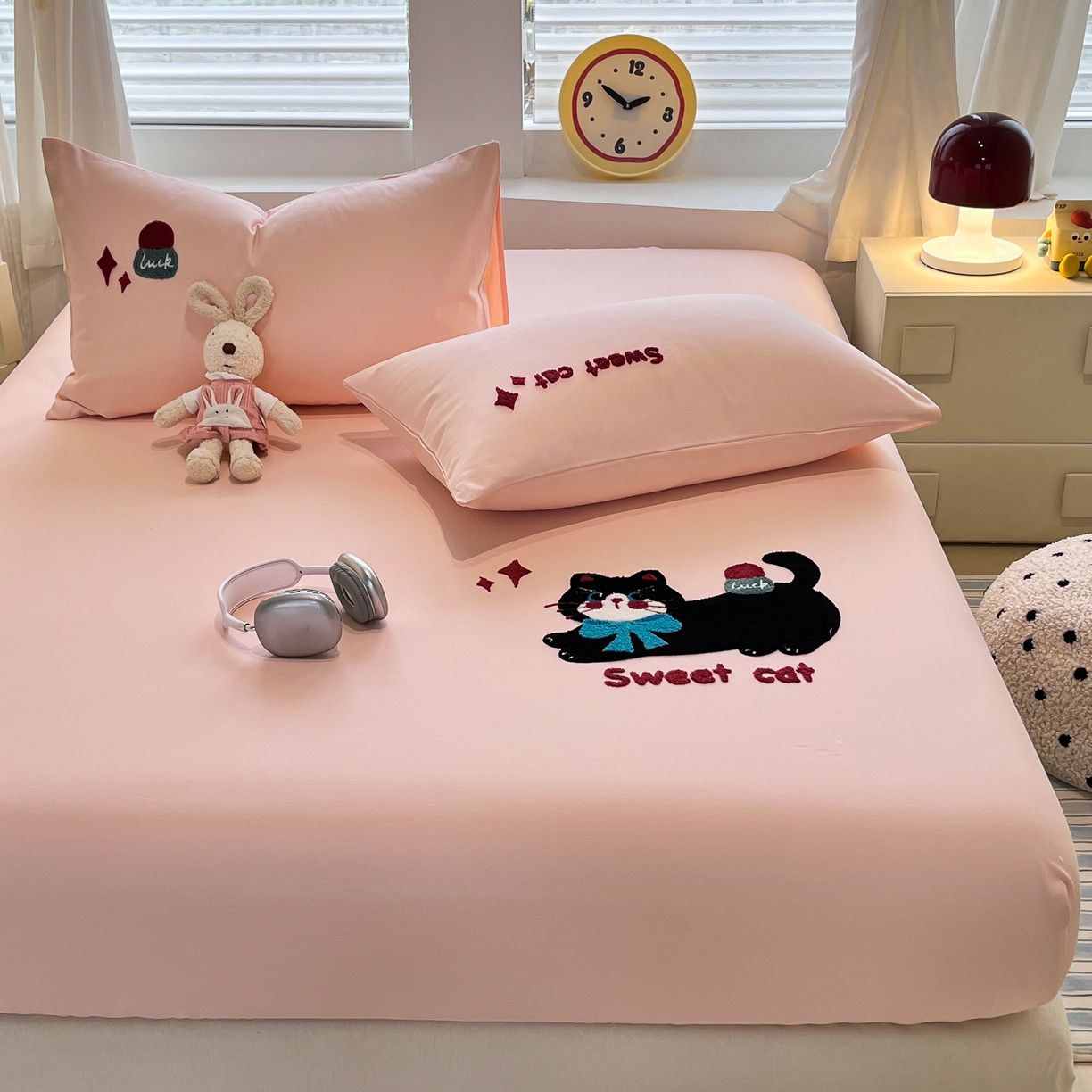 91家纺网 家纺一手货源 找家纺 其奥家纺 2026春夏新款纯棉全棉老粗布床笠纯色凉席 甜心小猫-粉