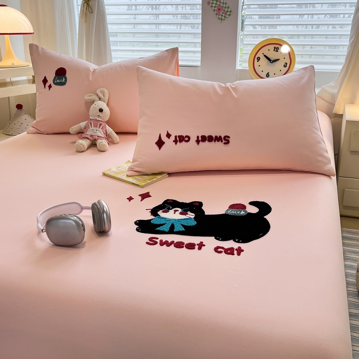 91家纺网 家纺一手货源 找家纺 其奥家纺 2026春夏新款纯棉全棉老粗布床笠纯色凉席 甜心小猫-粉