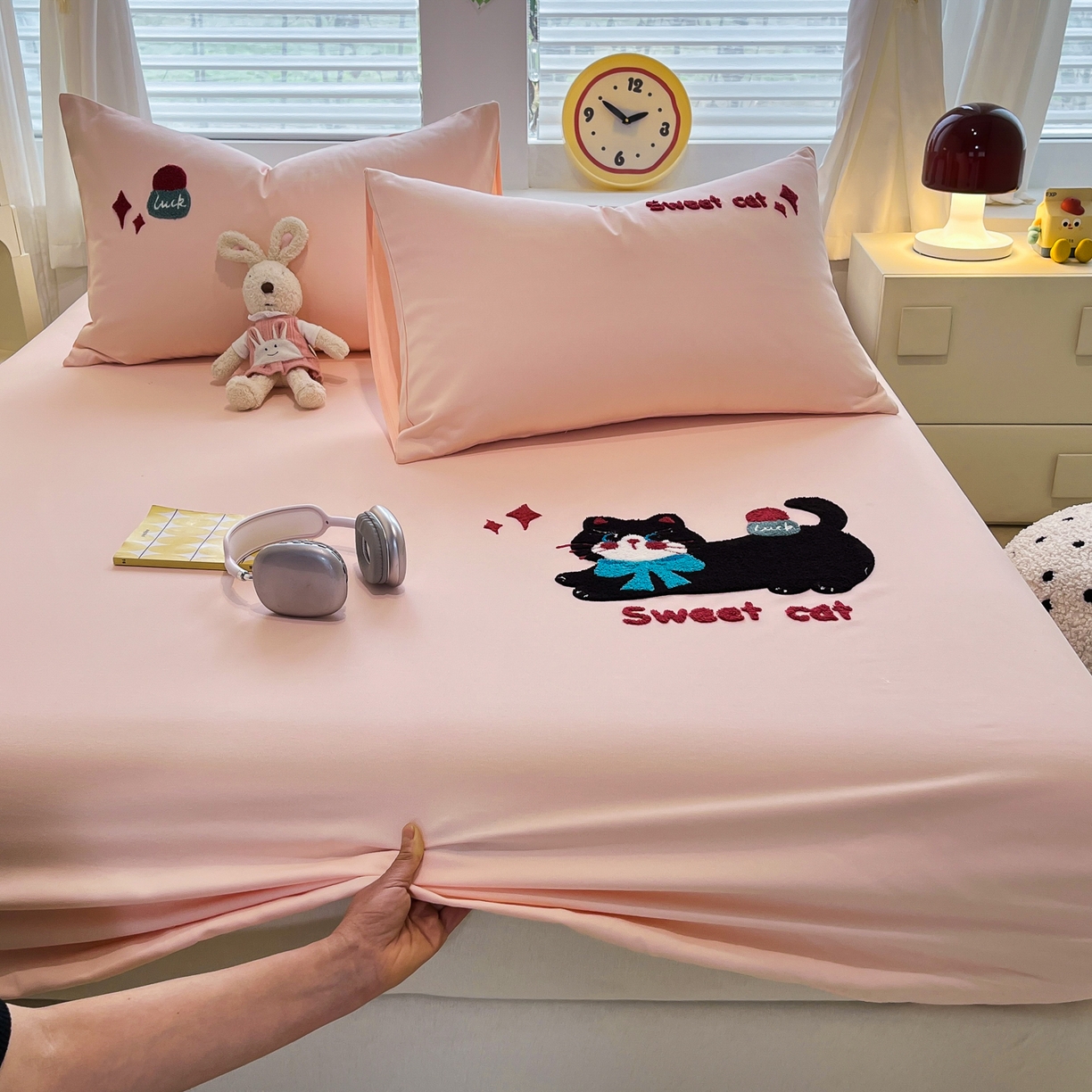 91家纺网 家纺一手货源 找家纺 其奥家纺 2026春夏新款纯棉全棉老粗布床笠纯色凉席 甜心小猫-粉