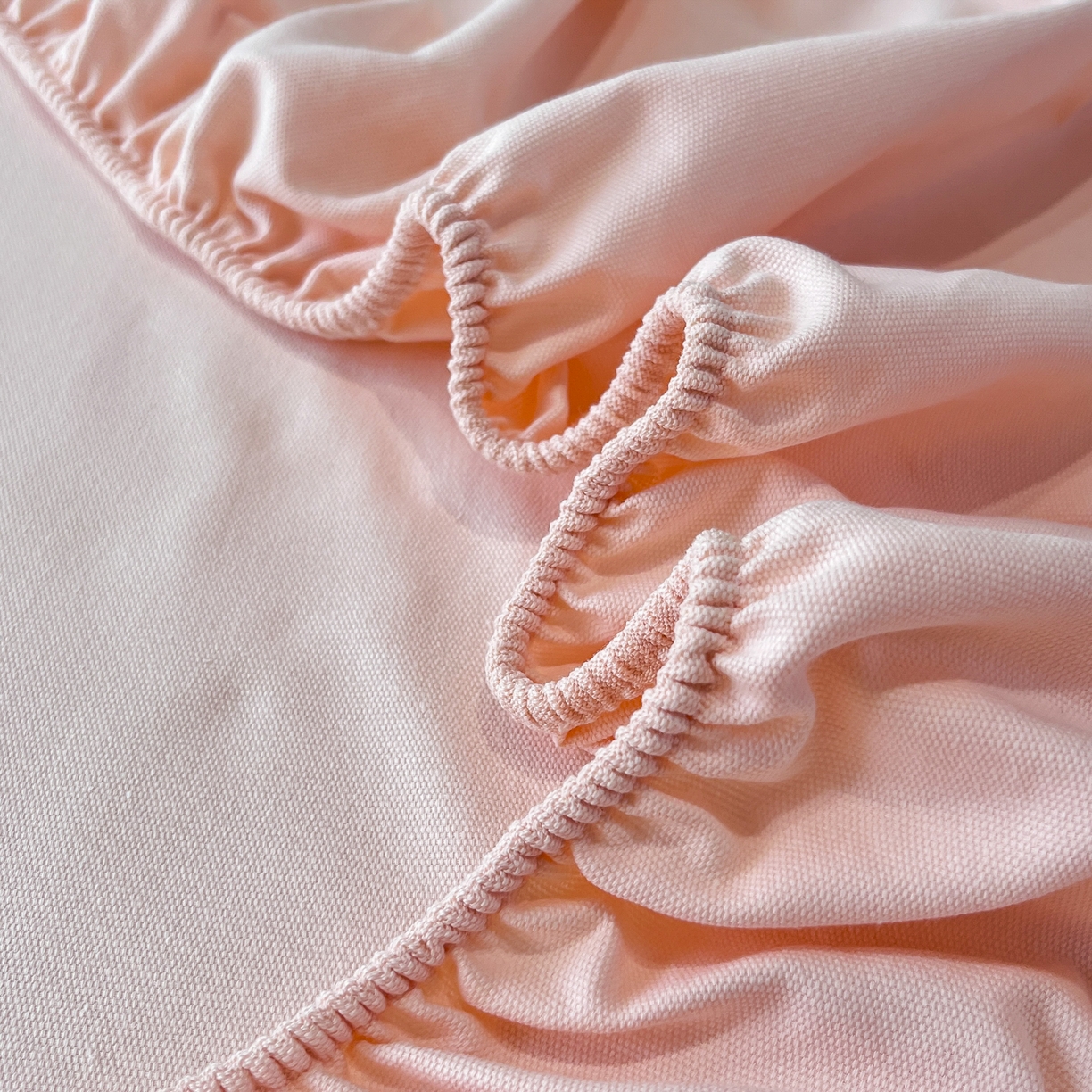 91家纺网 家纺一手货源 找家纺 其奥家纺 2026春夏新款纯棉全棉老粗布床笠纯色凉席 甜心小猫-粉