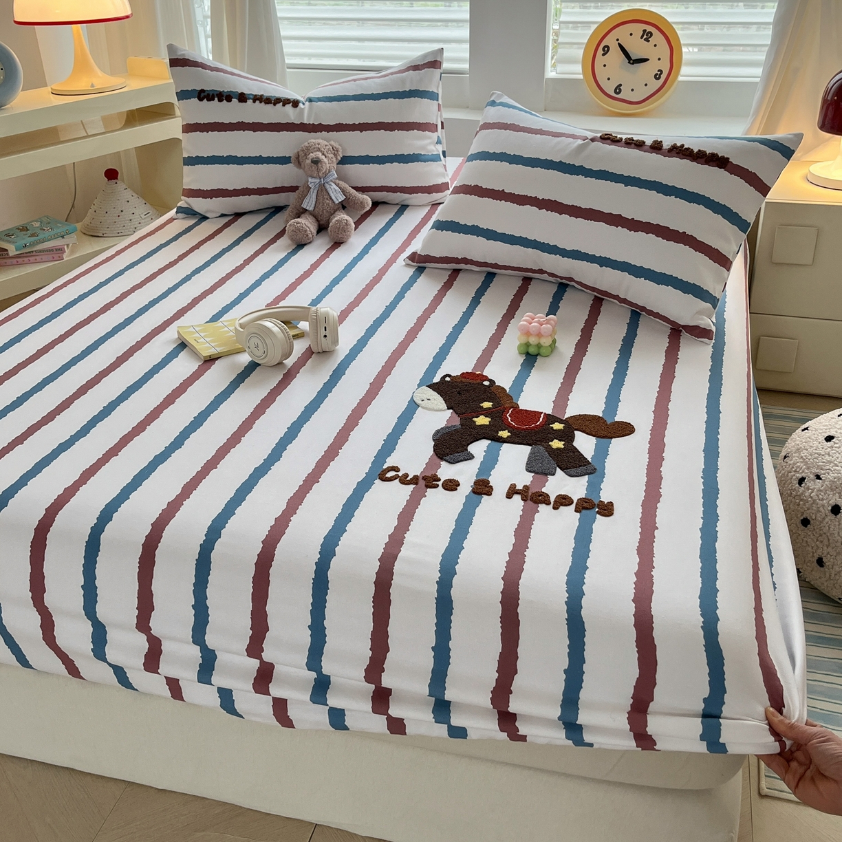 91家纺网 家纺一手货源 找家纺 其奥家纺 2026春夏新款纯棉全棉老粗布床笠印花凉席 小马奔奔-条纹