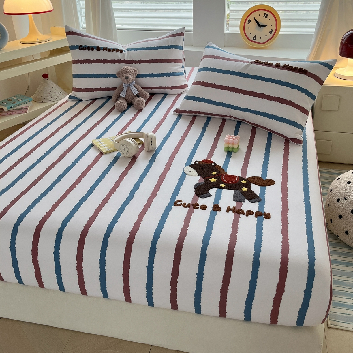 91家纺网 家纺一手货源 找家纺 其奥家纺 2026春夏新款纯棉全棉老粗布床笠印花凉席 小马奔奔-条纹