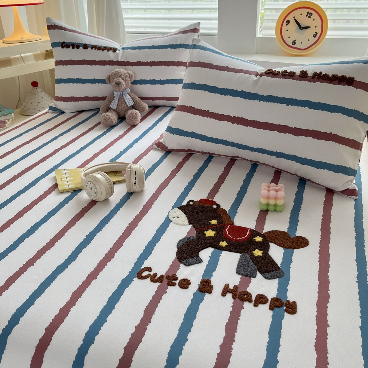 91家纺网 家纺一手货源 找家纺 其奥家纺 2026春夏新款纯棉全棉老粗布床笠印花凉席 小马奔奔-条纹