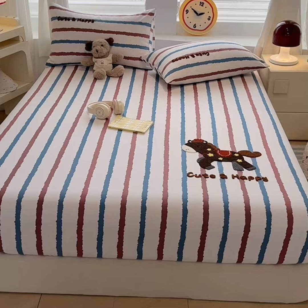 91家纺网 家纺一手货源 找家纺 其奥家纺 2026春夏新款纯棉全棉老粗布床笠印花凉席 小马奔奔-条纹