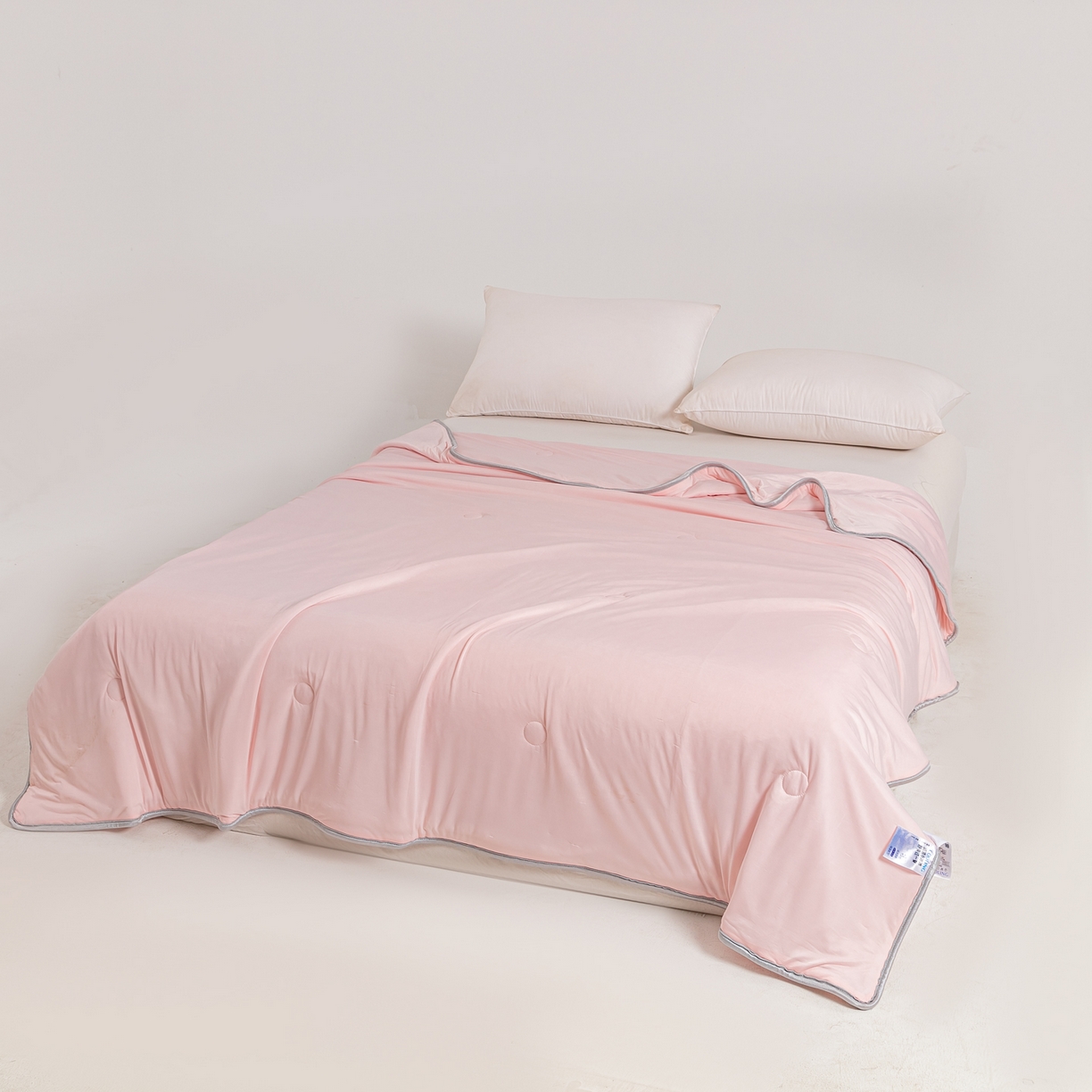 91家纺网 家纺一手货源 找家纺 小老弟 2026新款凉感纯色双拼色夏被被子被芯 双面粉