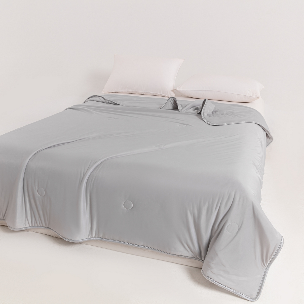 91家纺网 家纺一手货源 找家纺 小老弟 2026新款凉感纯色双拼色夏被被子被芯 双面灰