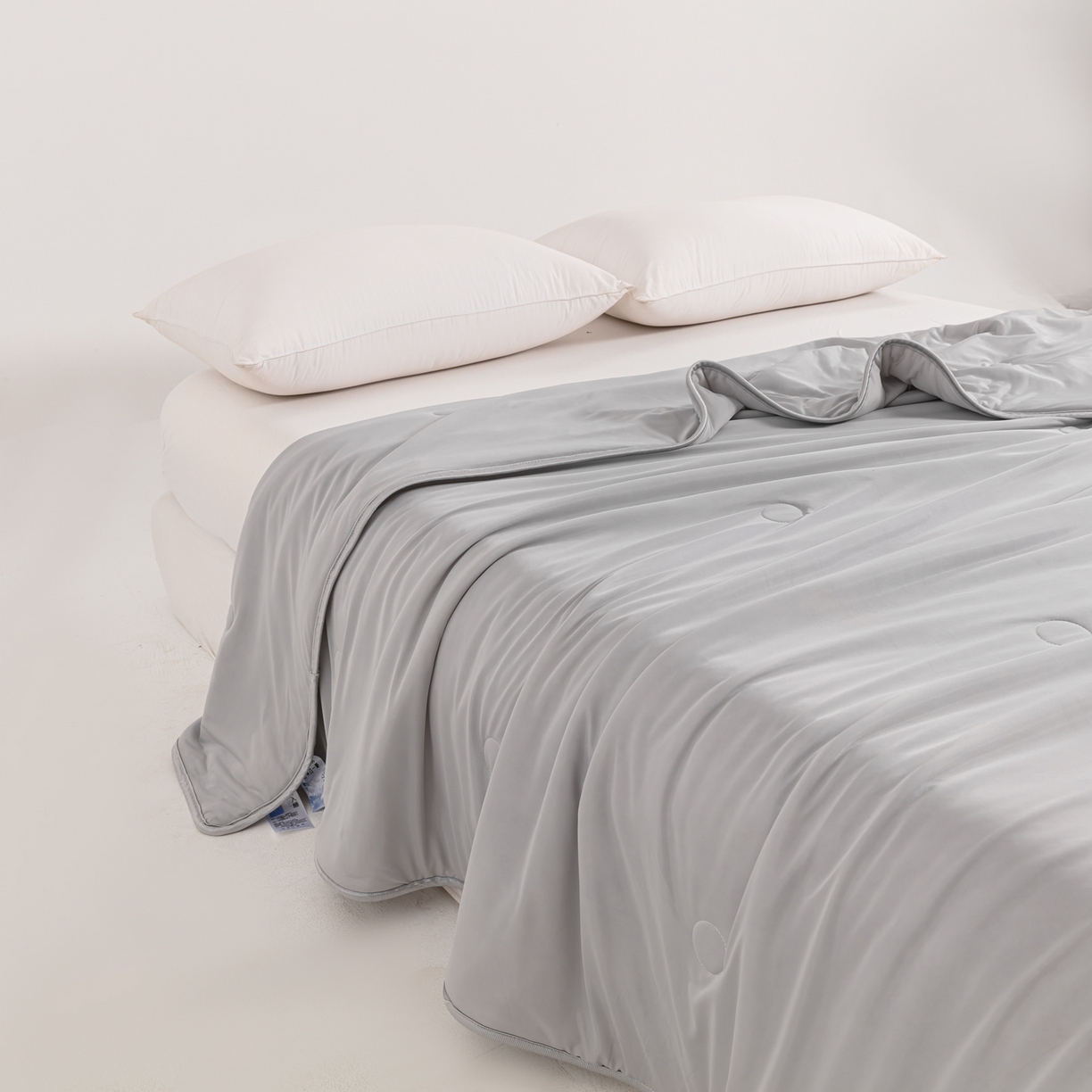 91家纺网 家纺一手货源 找家纺 小老弟 2026新款凉感纯色双拼色夏被被子被芯 双面灰