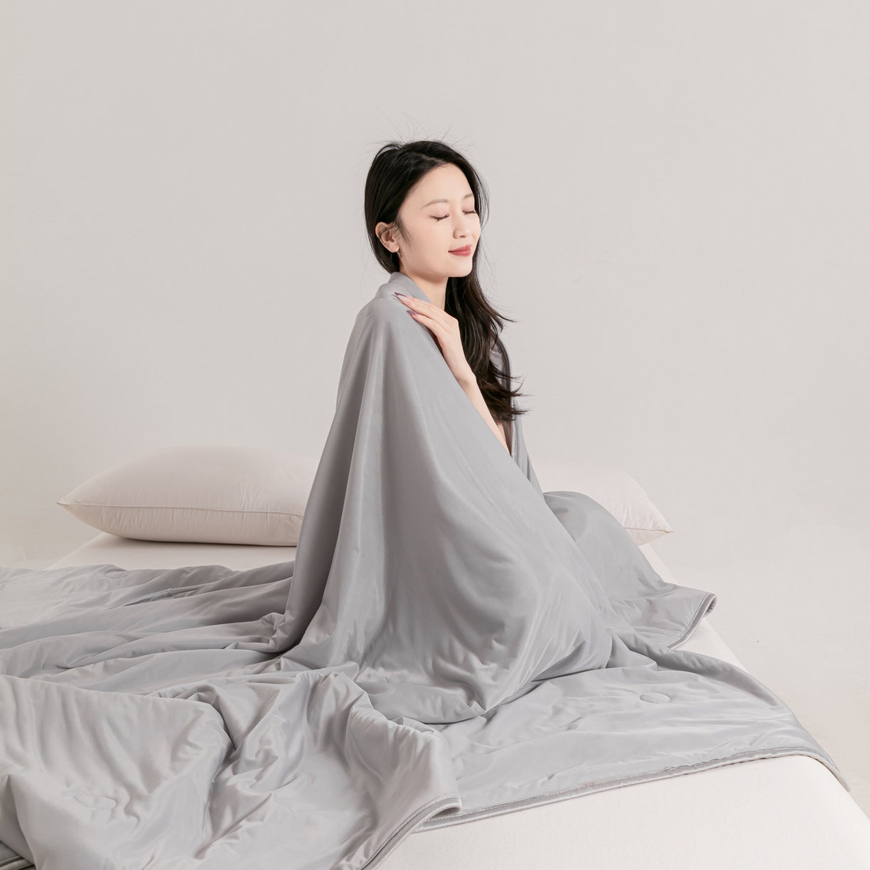 91家纺网 家纺一手货源 找家纺 小老弟 2026新款凉感纯色双拼色夏被被子被芯 双面灰