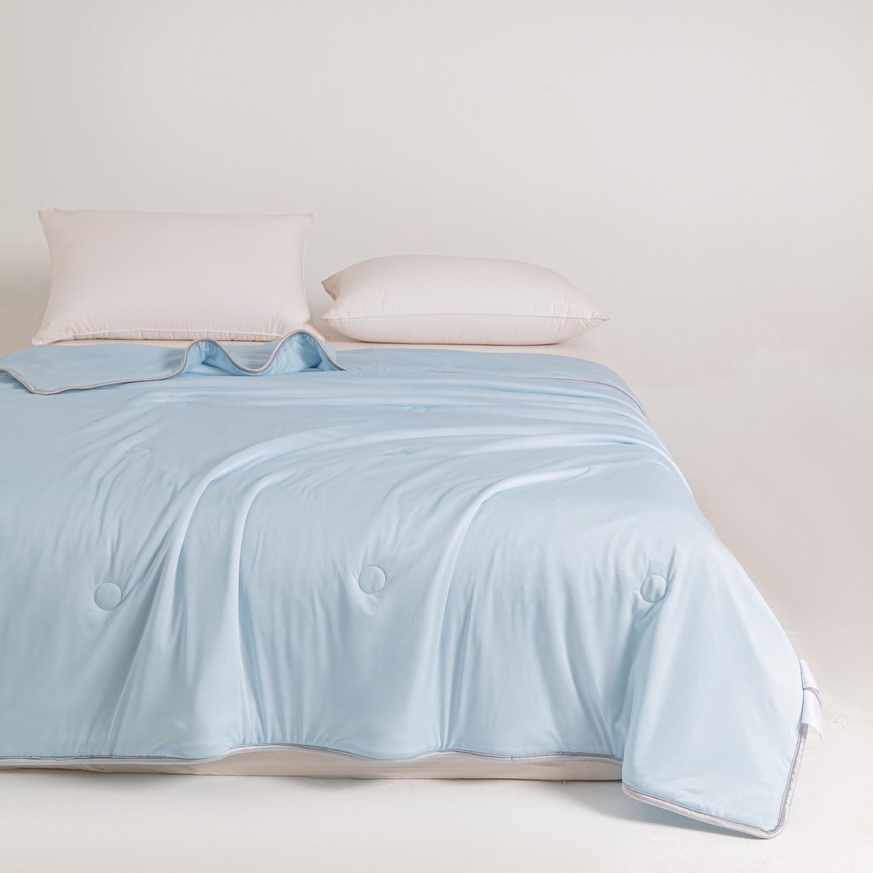 91家纺网 家纺一手货源 找家纺 小老弟 2026新款凉感纯色双拼色夏被被子被芯 双面蓝