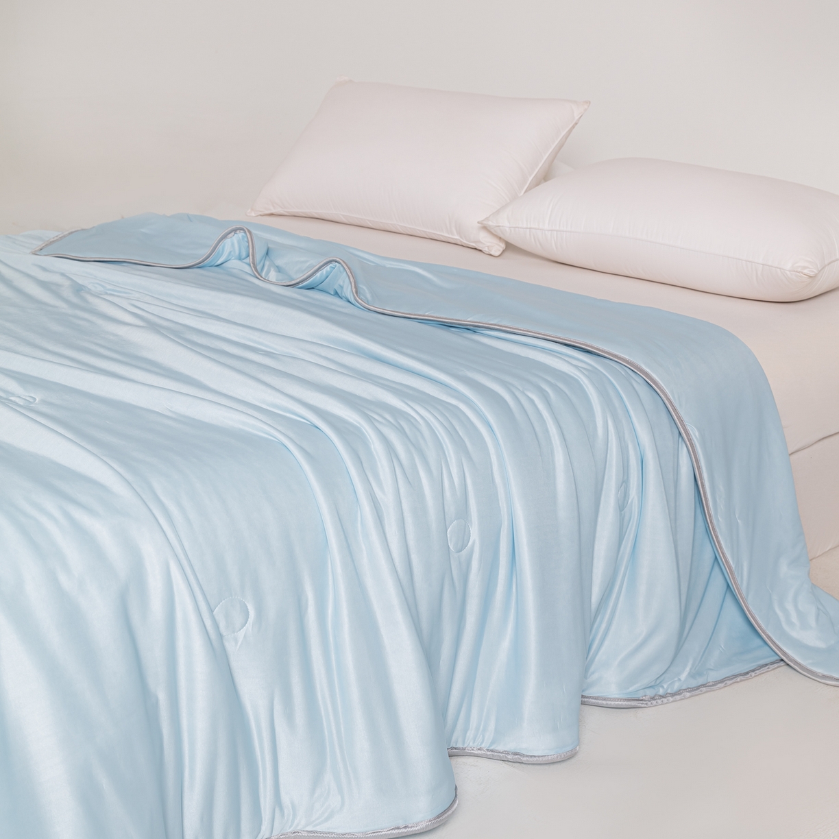 91家纺网 家纺一手货源 找家纺 小老弟 2026新款凉感纯色双拼色夏被被子被芯 双面蓝