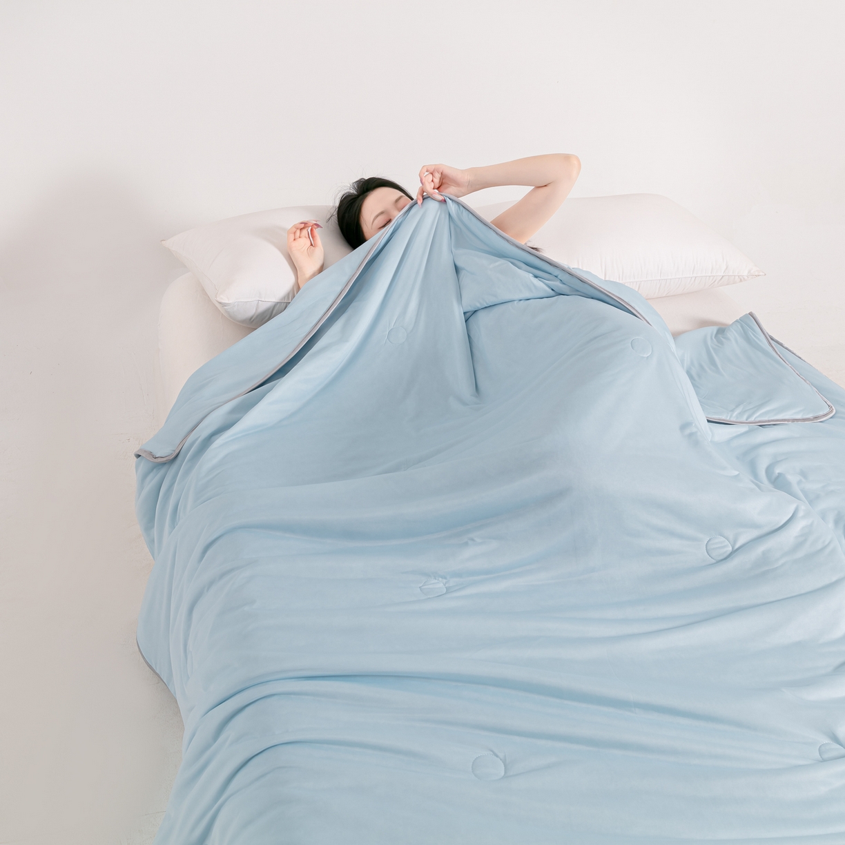 91家纺网 家纺一手货源 找家纺 小老弟 2026新款凉感纯色双拼色夏被被子被芯 双面蓝