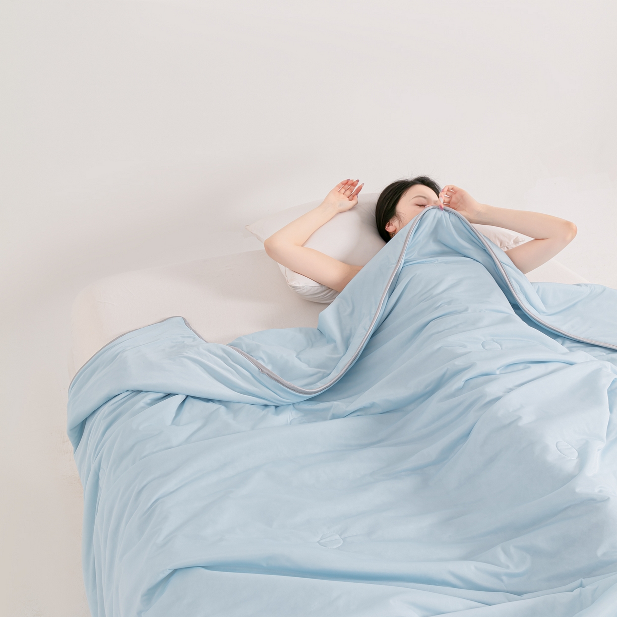 91家纺网 家纺一手货源 找家纺 小老弟 2026新款凉感纯色双拼色夏被被子被芯 双面蓝