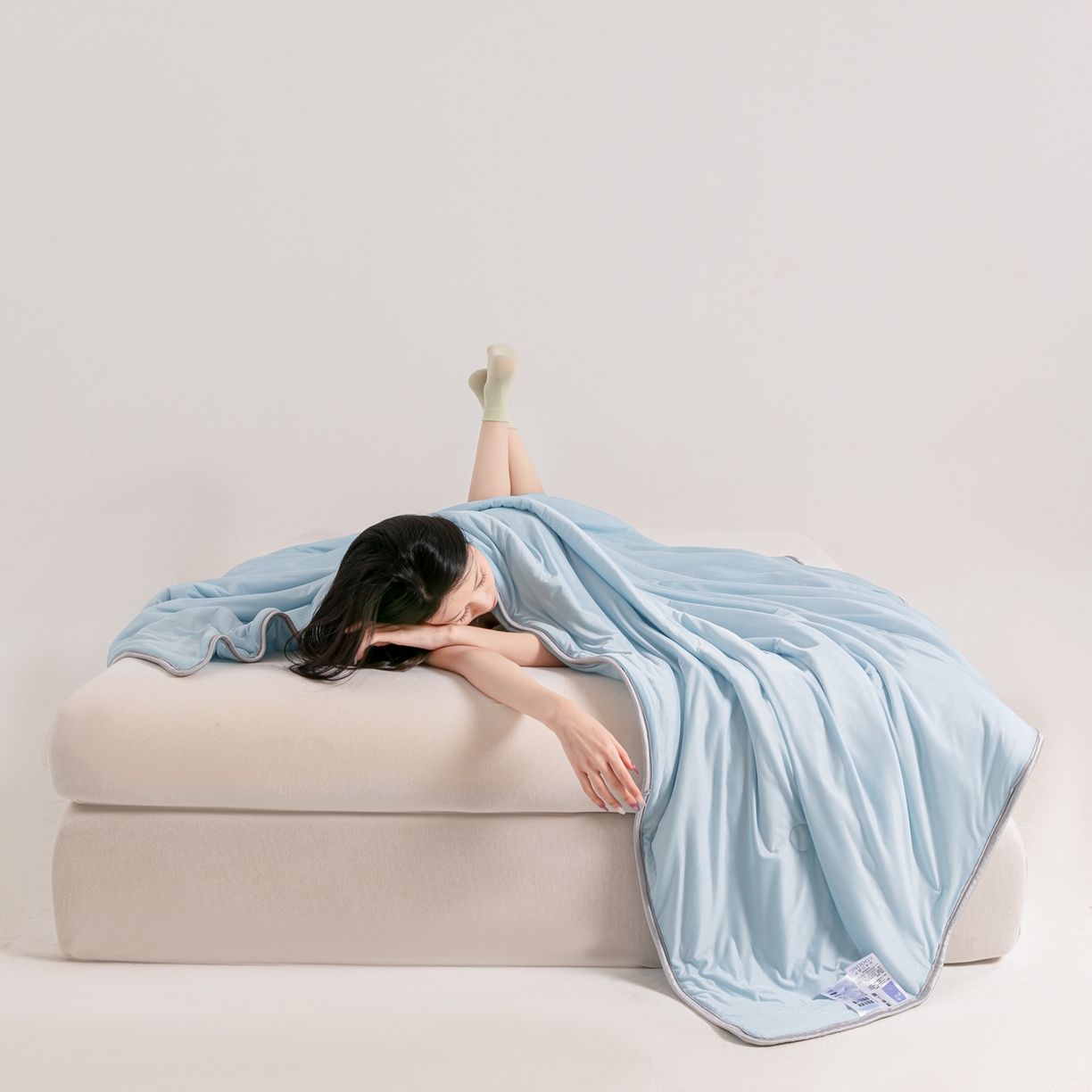 91家纺网 家纺一手货源 找家纺 小老弟 2026新款凉感纯色双拼色夏被被子被芯 双面蓝