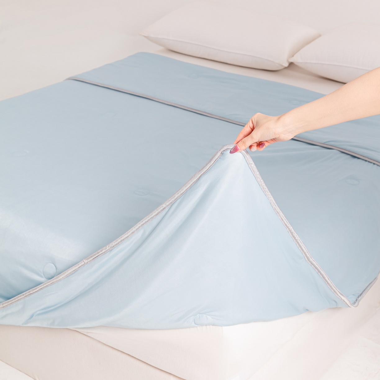 91家纺网 家纺一手货源 找家纺 小老弟 2026新款凉感纯色双拼色夏被被子被芯 双面蓝