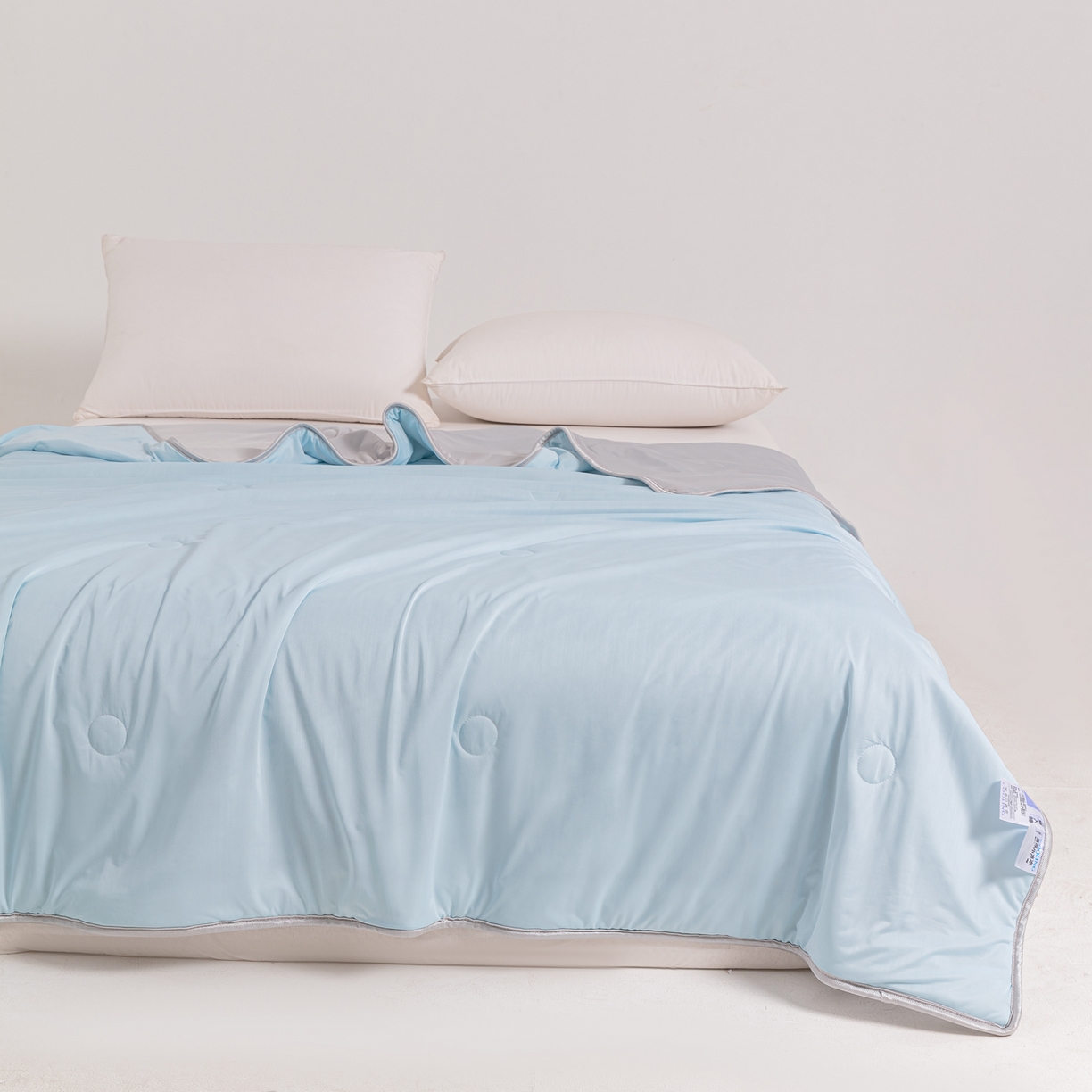 91家纺网 家纺一手货源 找家纺 小老弟 2026新款凉感纯色双拼色夏被被子被芯 双拼蓝灰