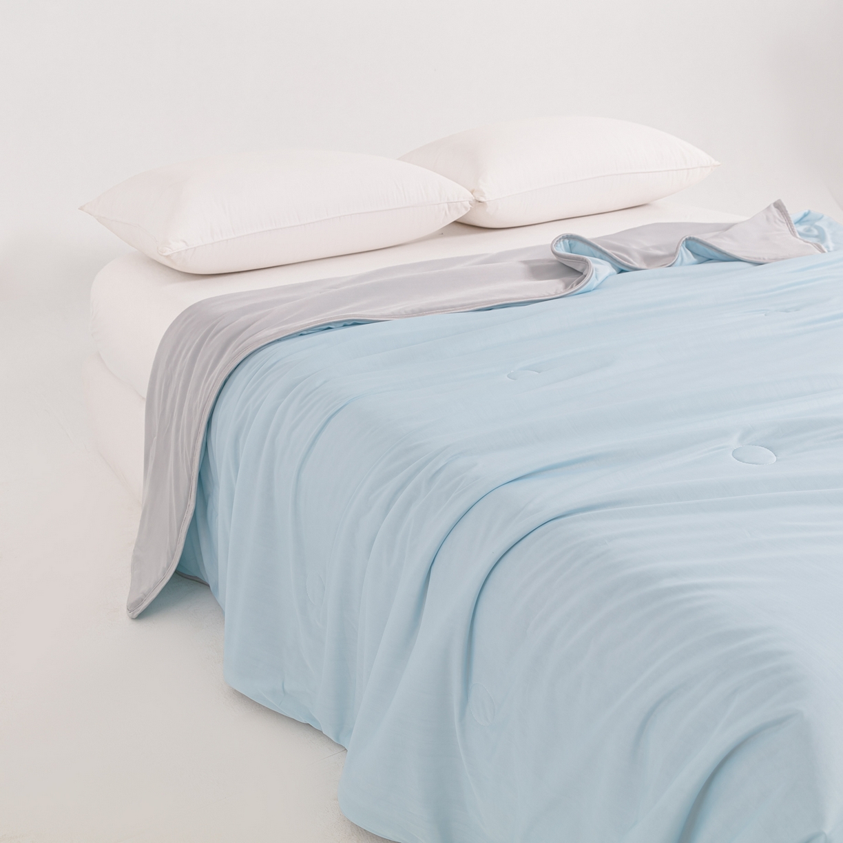 91家纺网 家纺一手货源 找家纺 小老弟 2026新款凉感纯色双拼色夏被被子被芯 双拼蓝灰