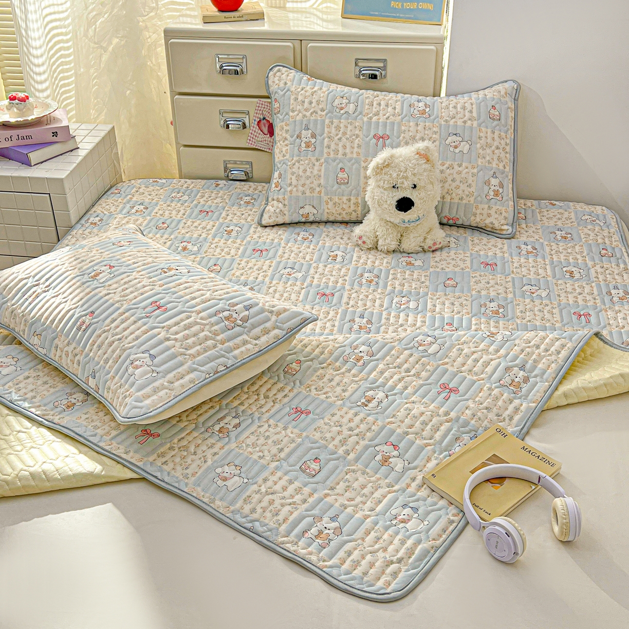 91家纺网 家纺一手货源 找家纺 川悦生活 2026春夏新款凉感丝凉席凉席席子 蓝格奶狗