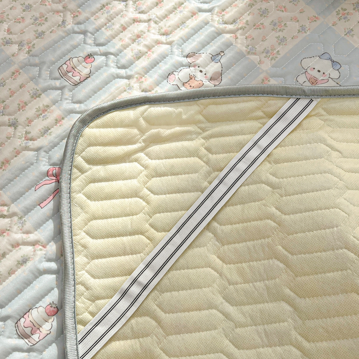 91家纺网 家纺一手货源 找家纺 川悦生活 2026春夏新款凉感丝凉席凉席席子 蓝格奶狗