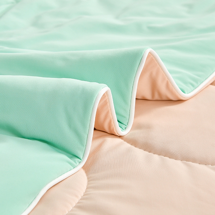 91家纺网 家纺一手货源 找家纺 亚龙工厂店 2026新款某岛同款云母冰丝凉感瓜瓜被 夏日蜜瓜-绿拼粉