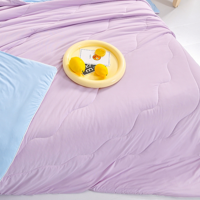 91家纺网 家纺一手货源 找家纺 亚龙工厂店 2026新款某岛同款云母冰丝凉感瓜瓜被 芋泥冰淇淋-紫拼蓝