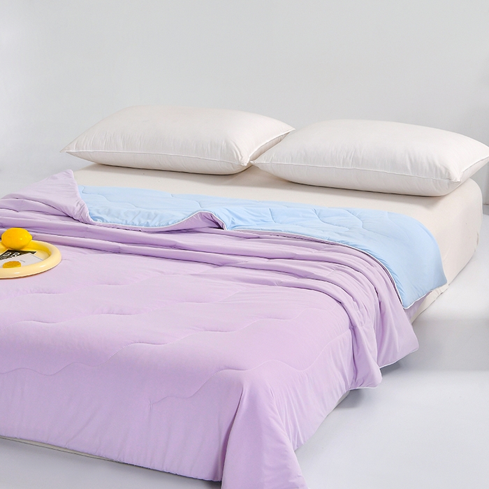 91家纺网 家纺一手货源 找家纺 亚龙工厂店 2026新款某岛同款云母冰丝凉感瓜瓜被 芋泥冰淇淋-紫拼蓝