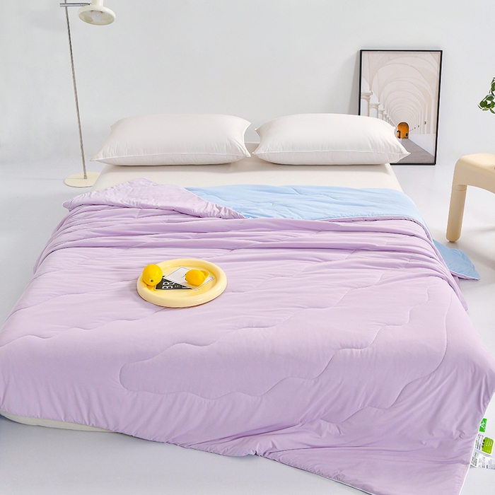 91家纺网 家纺一手货源 找家纺 亚龙工厂店 2026新款某岛同款云母冰丝凉感瓜瓜被 芋泥冰淇淋-紫拼蓝