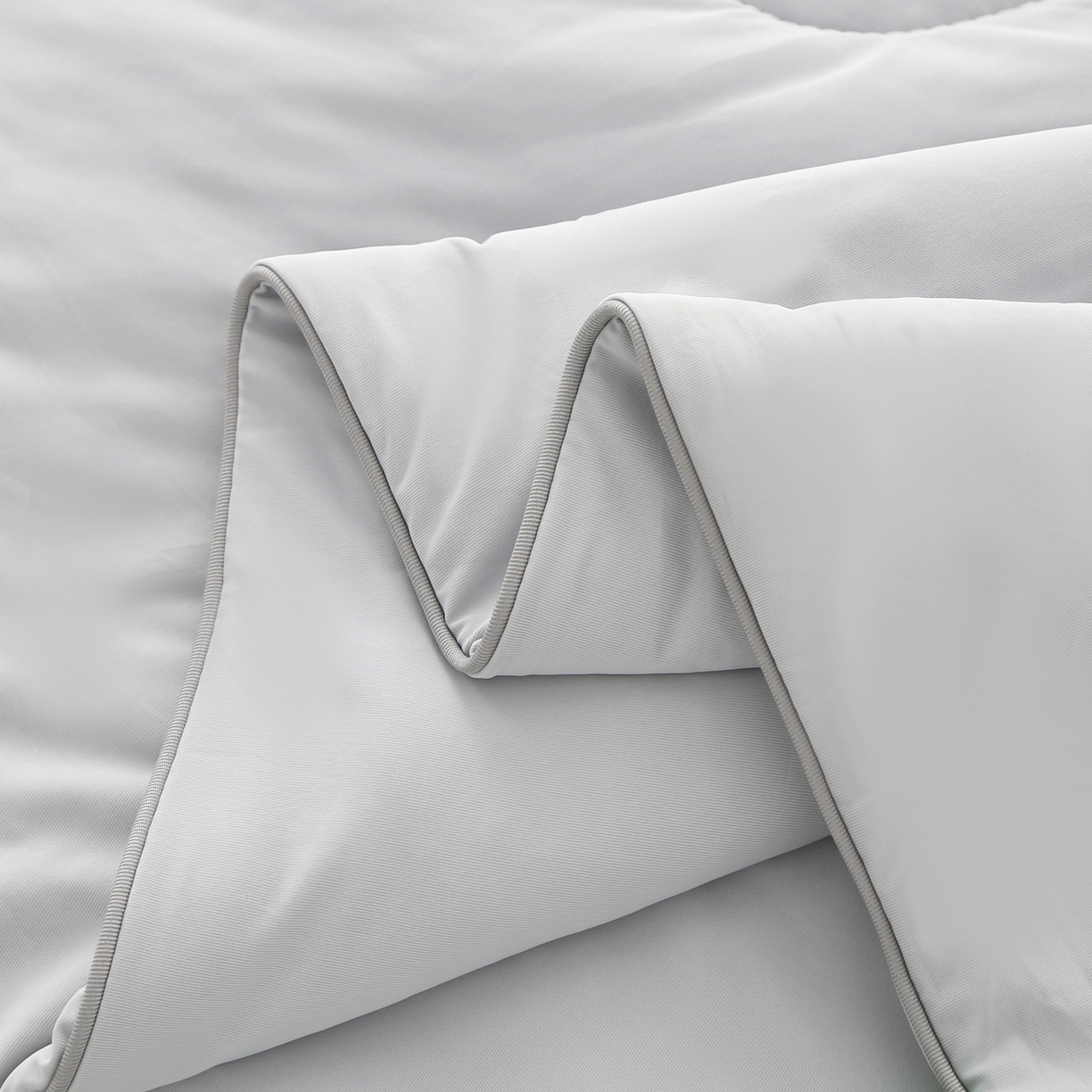 91家纺网 家纺一手货源 找家纺 亚龙工厂店 2026新款某岛同款云母冰丝凉感瓜瓜被 灰色