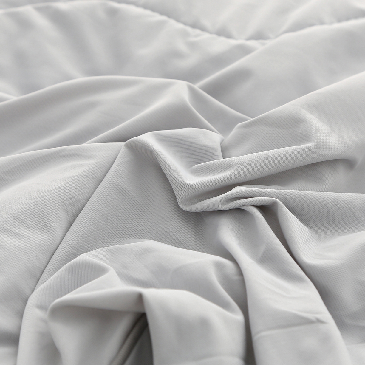 91家纺网 家纺一手货源 找家纺 亚龙工厂店 2026新款某岛同款云母冰丝凉感瓜瓜被 灰色