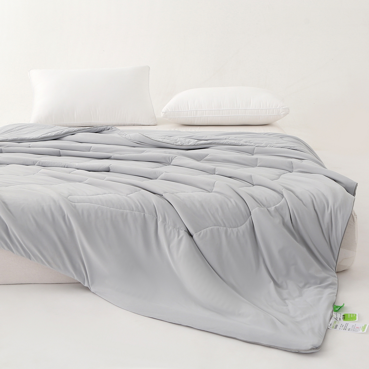 91家纺网 家纺一手货源 找家纺 亚龙工厂店 2026新款某岛同款云母冰丝凉感瓜瓜被 灰色