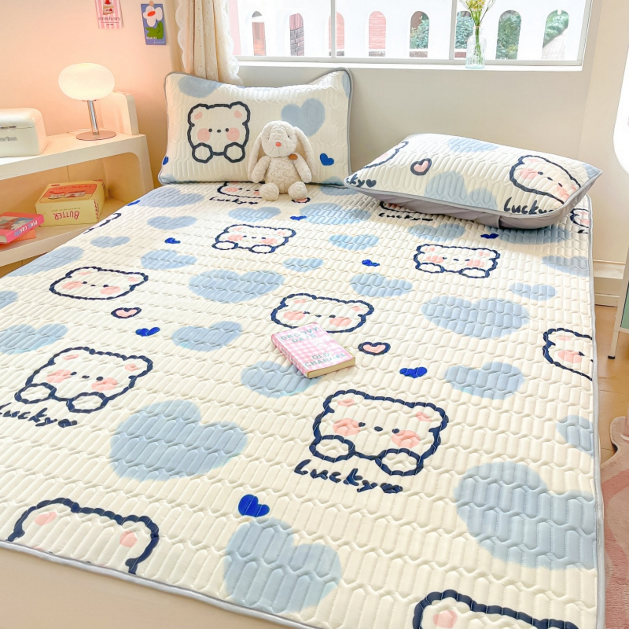 91家纺网 家纺一手货源 找家纺 川悦生活 2026春夏新款凉感丝凉席凉席席子 嘟嘟小熊