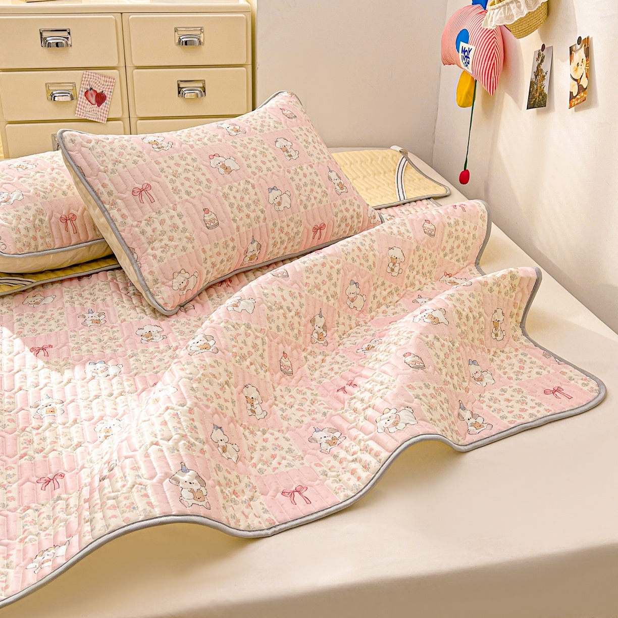 91家纺网 家纺一手货源 找家纺 川悦生活 2026春夏新款凉感丝凉席凉席席子 粉格甜汪