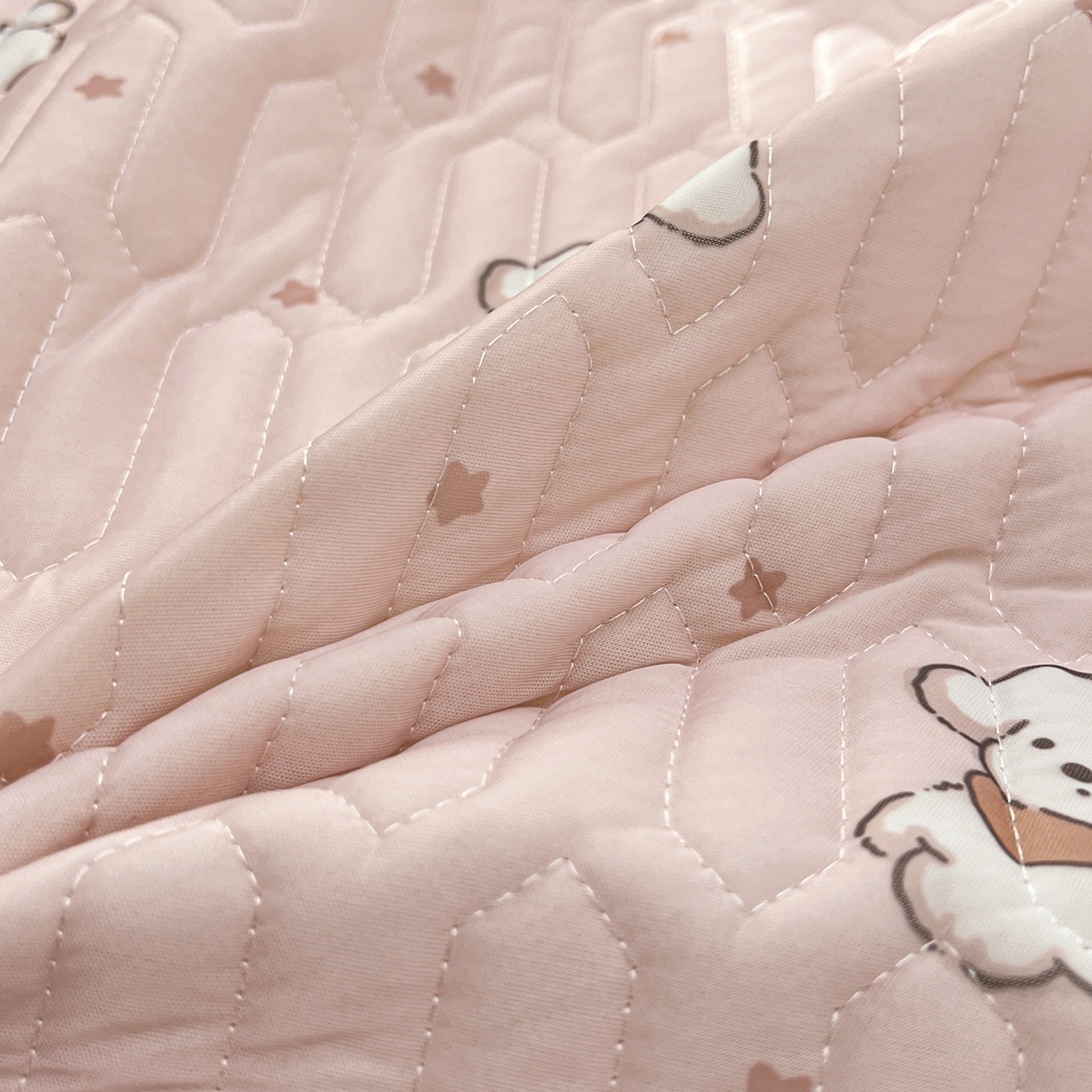 91家纺网 家纺一手货源 找家纺 川悦生活 2026春夏新款凉感丝凉席凉席席子 粉糯奶狗