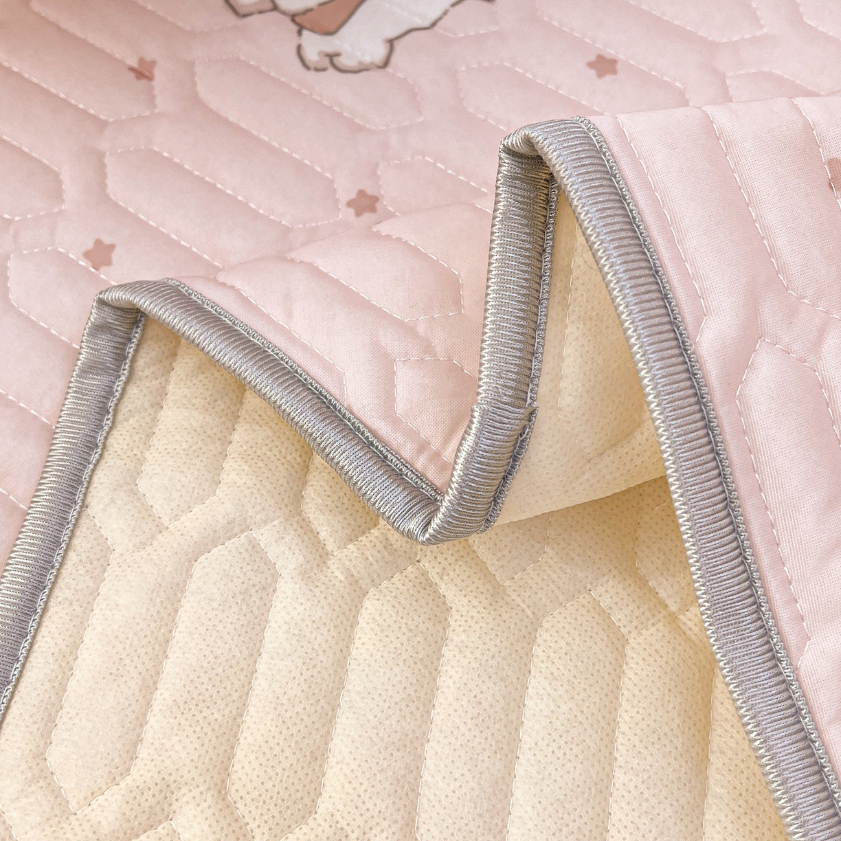 91家纺网 家纺一手货源 找家纺 川悦生活 2026春夏新款凉感丝凉席凉席席子 粉糯奶狗