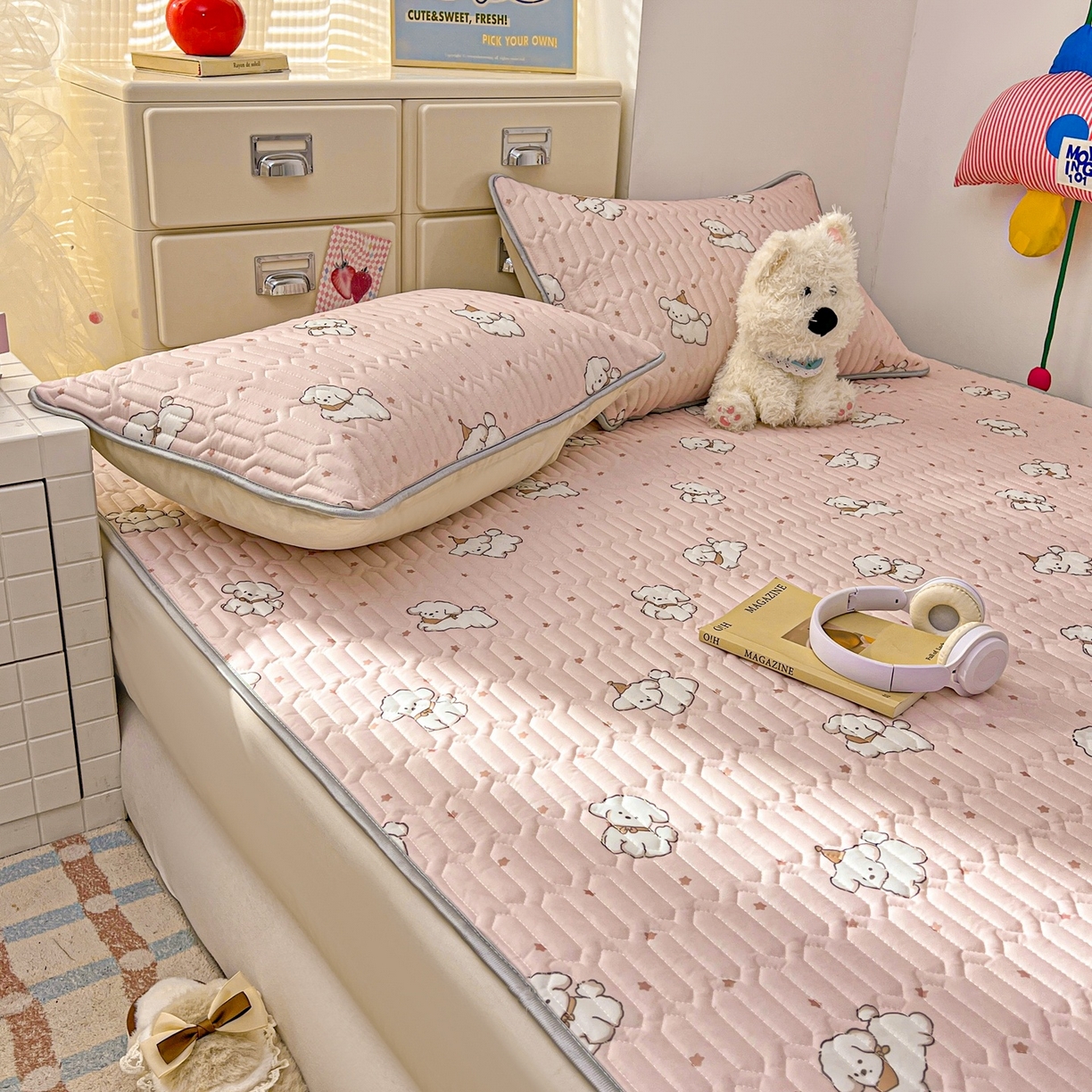 91家纺网 家纺一手货源 找家纺 川悦生活 2026春夏新款凉感丝凉席凉席席子 粉糯奶狗