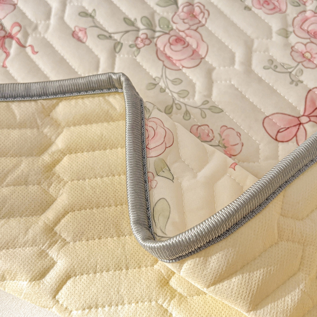 91家纺网 家纺一手货源 找家纺 川悦生活 2026春夏新款凉感丝凉席凉席席子 粉雾玫瑰