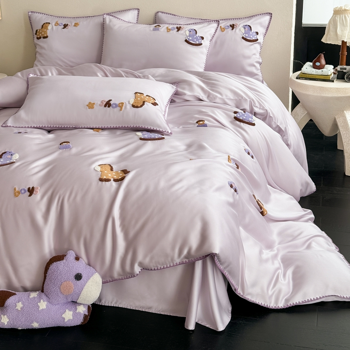 91家纺网 家纺一手货源 找家纺 （总）FORTWO家纺原创设计（FOR TWO家纺） 2026新款60天丝毛巾绣贝壳针四件套-摇摇马