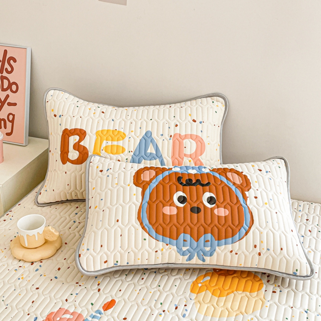 91家纺网 家纺一手货源 找家纺 川悦生活 2026春夏新款凉感丝凉席凉席席子 快乐熊仔