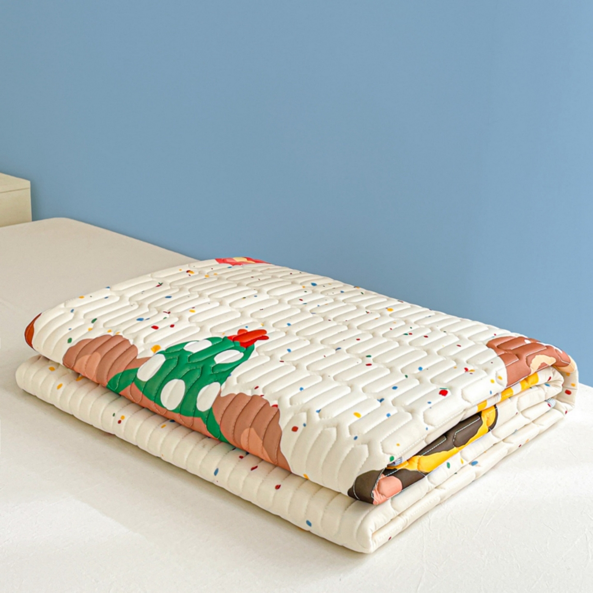 91家纺网 家纺一手货源 找家纺 川悦生活 2026春夏新款凉感丝凉席凉席席子 快乐熊仔