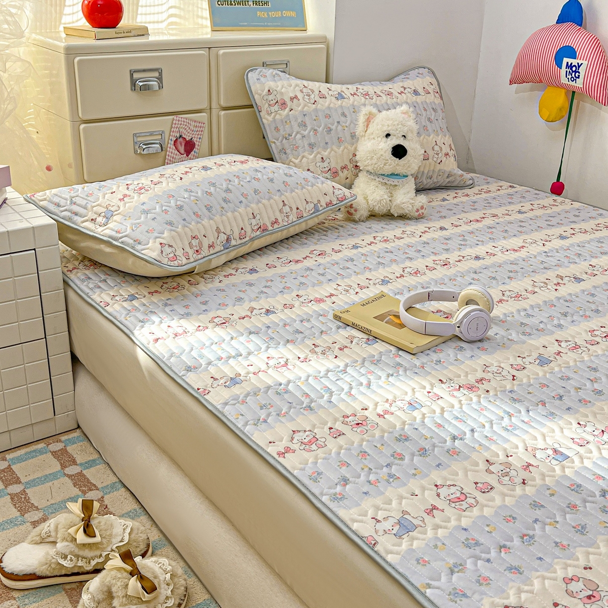 91家纺网 家纺一手货源 找家纺 川悦生活 2026春夏新款凉感丝凉席凉席席子 蓝甜萌宠