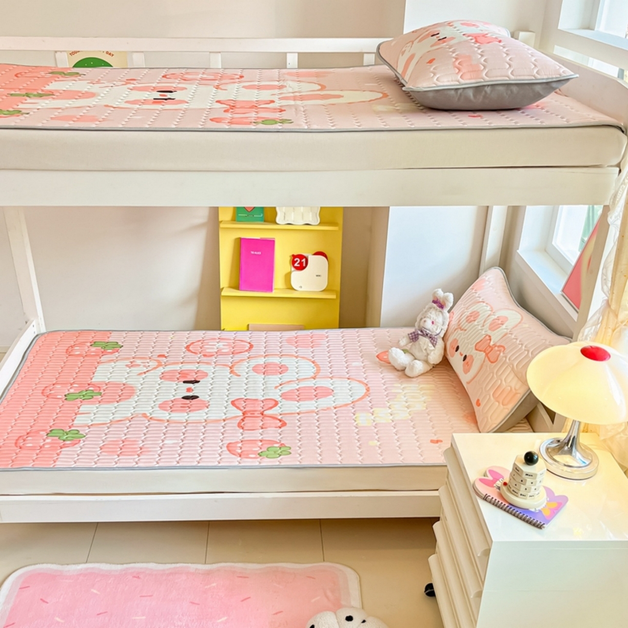 91家纺网 家纺一手货源 找家纺 川悦生活 2026春夏新款凉感丝凉席凉席席子 蜜莓小兔