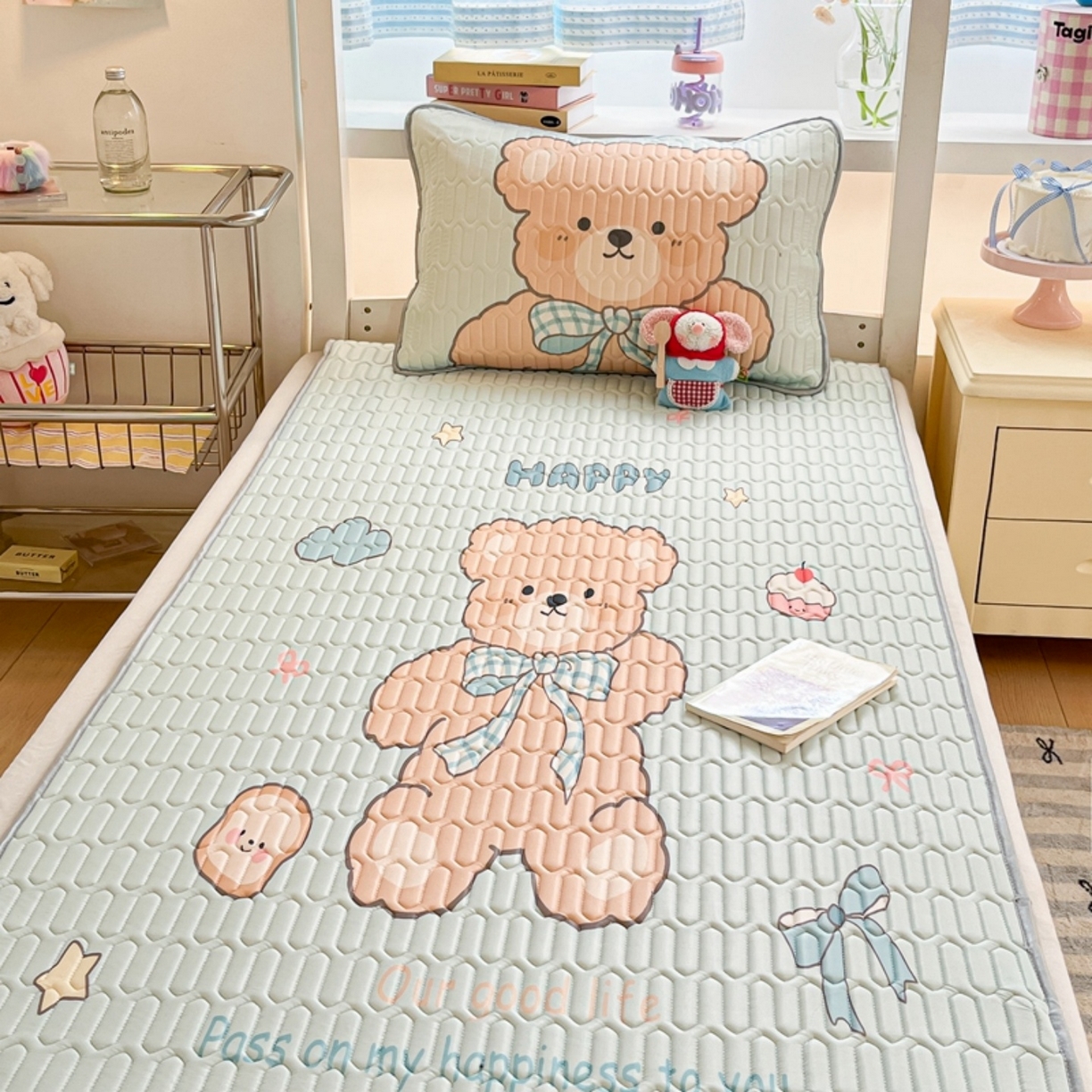 91家纺网 家纺一手货源 找家纺 川悦生活 2026春夏新款凉感丝凉席凉席席子 奶芙熊仔