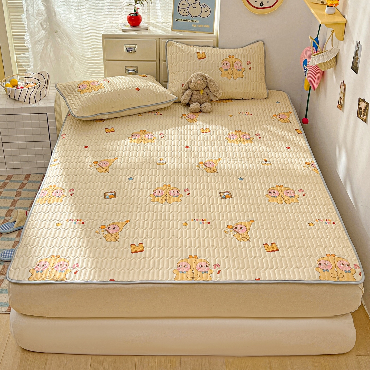 91家纺网 家纺一手货源 找家纺 川悦生活 2026春夏新款凉感丝凉席凉席席子 奶黄萌宝