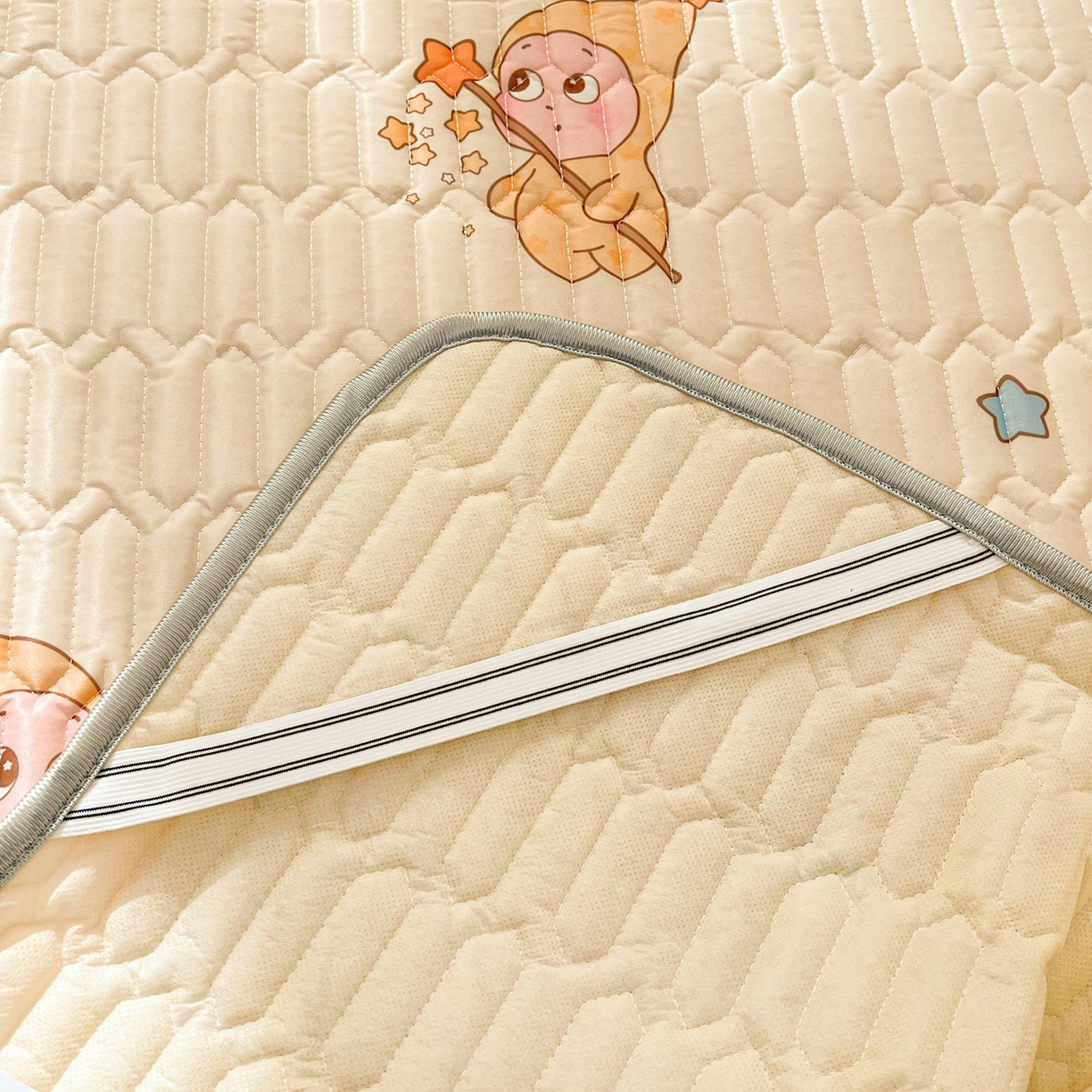 91家纺网 家纺一手货源 找家纺 川悦生活 2026春夏新款凉感丝凉席凉席席子 奶黄萌宝