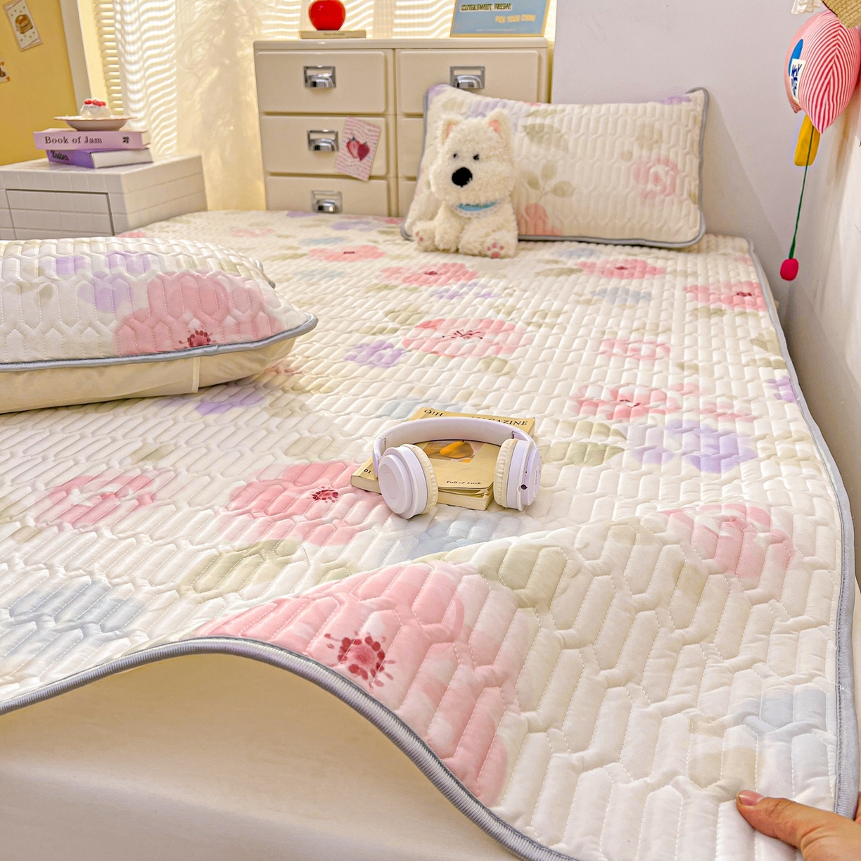 91家纺网 家纺一手货源 找家纺 川悦生活 2026春夏新款凉感丝凉席凉席席子 水彩花海