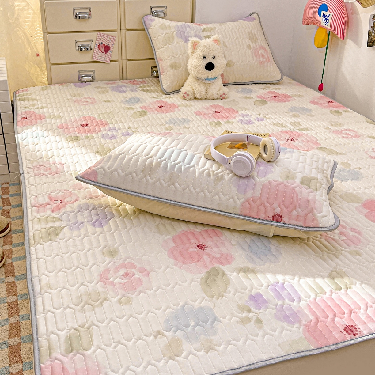 91家纺网 家纺一手货源 找家纺 川悦生活 2026春夏新款凉感丝凉席凉席席子 水彩花海