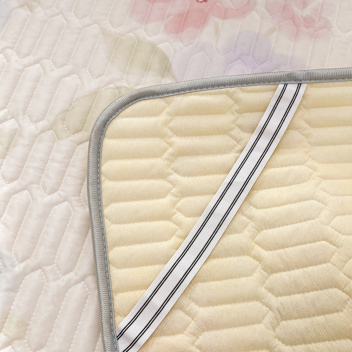 91家纺网 家纺一手货源 找家纺 川悦生活 2026春夏新款凉感丝凉席凉席席子 水彩花海